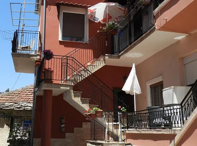 شقة Helen's House يميناريا