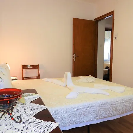 Апартаменты Helen's House *