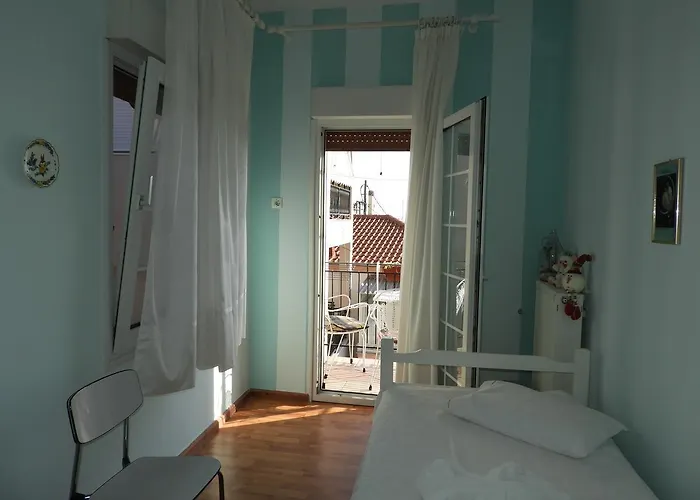 Helen's House Апартаменты Лименария