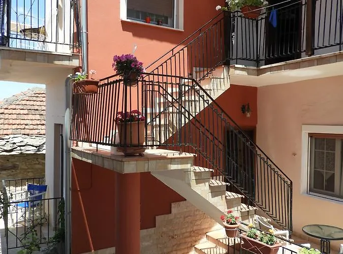 Helen's House Апартаменты